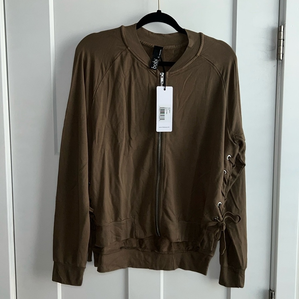 Bobo Los Angeles Light Weight Jacket NWT Ties at the side. Size L Olive Green